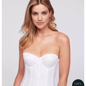 Elegant White Strapless Corset